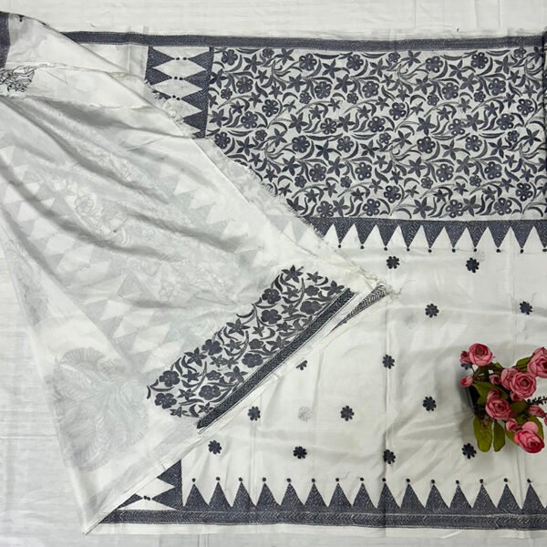 Hand stitch Kantha Saree | Blended Silk | Blouse Piece included | Black stripe flower design on white - Image 3